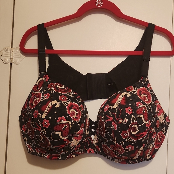 Torrid Curve Other - 🔥Torrid Push Up Plunge 360° Back Smoothing Tech Black and Red Tattoo Print Bra
